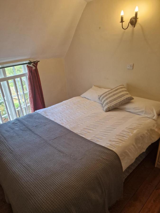 Bed and Breakfast The Stowey Arms Эксетер Экстерьер фото
